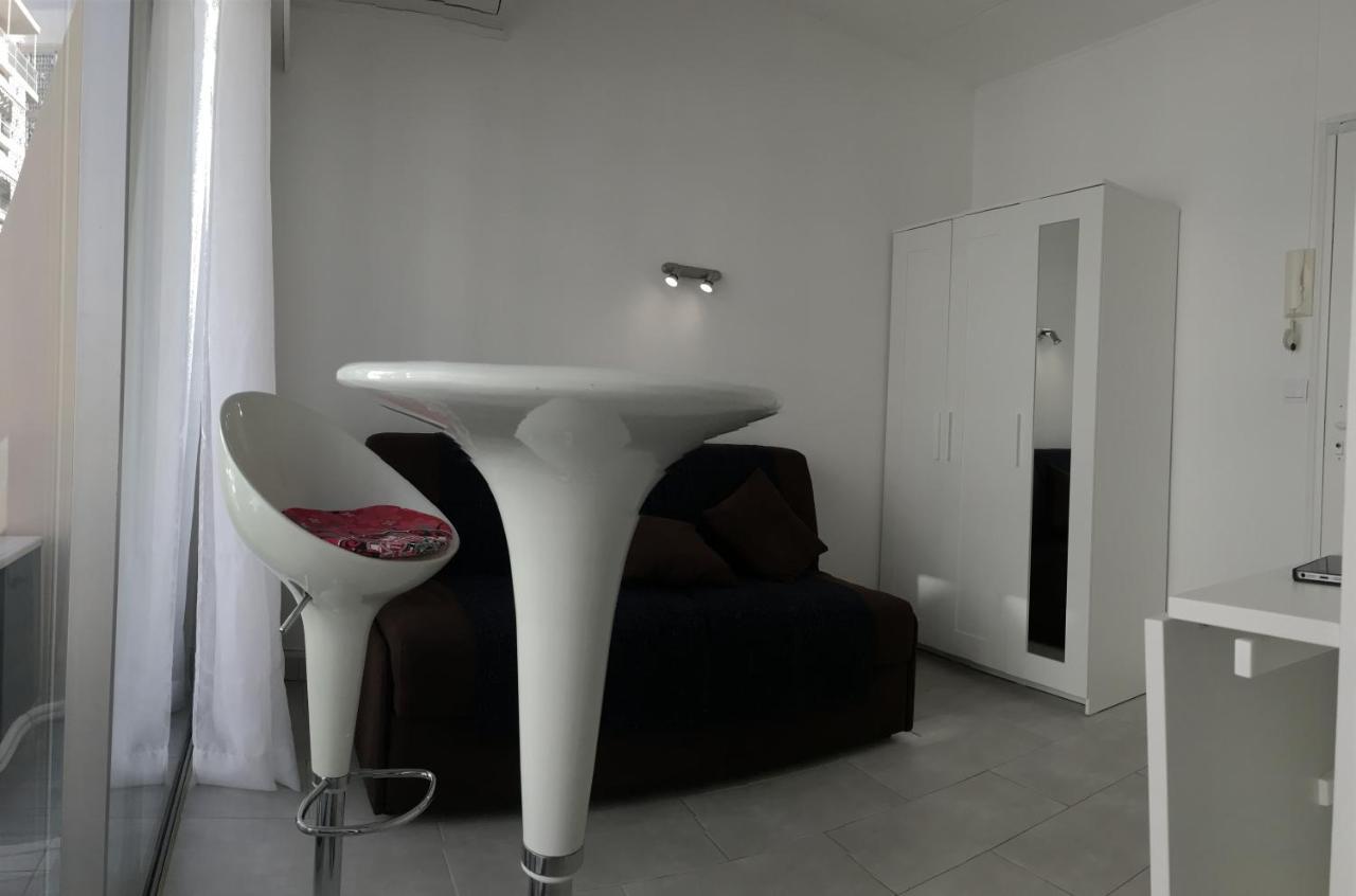 Studio Carre D'Or Situe A 50 M De La Plage Aparthotel Ница Екстериор снимка